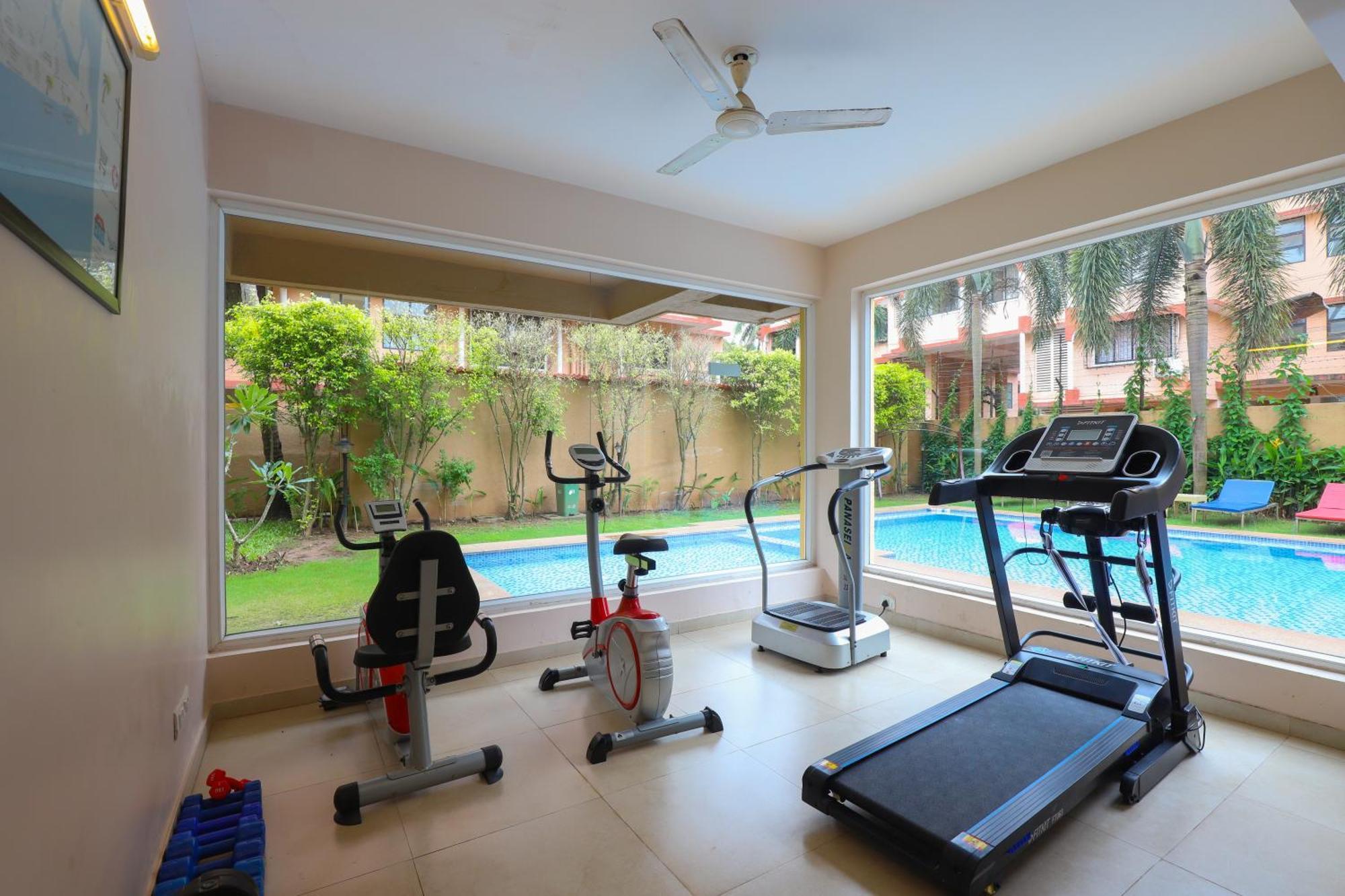 Veera Strand Park Serviced Apartments Near Calangute Bagian luar foto