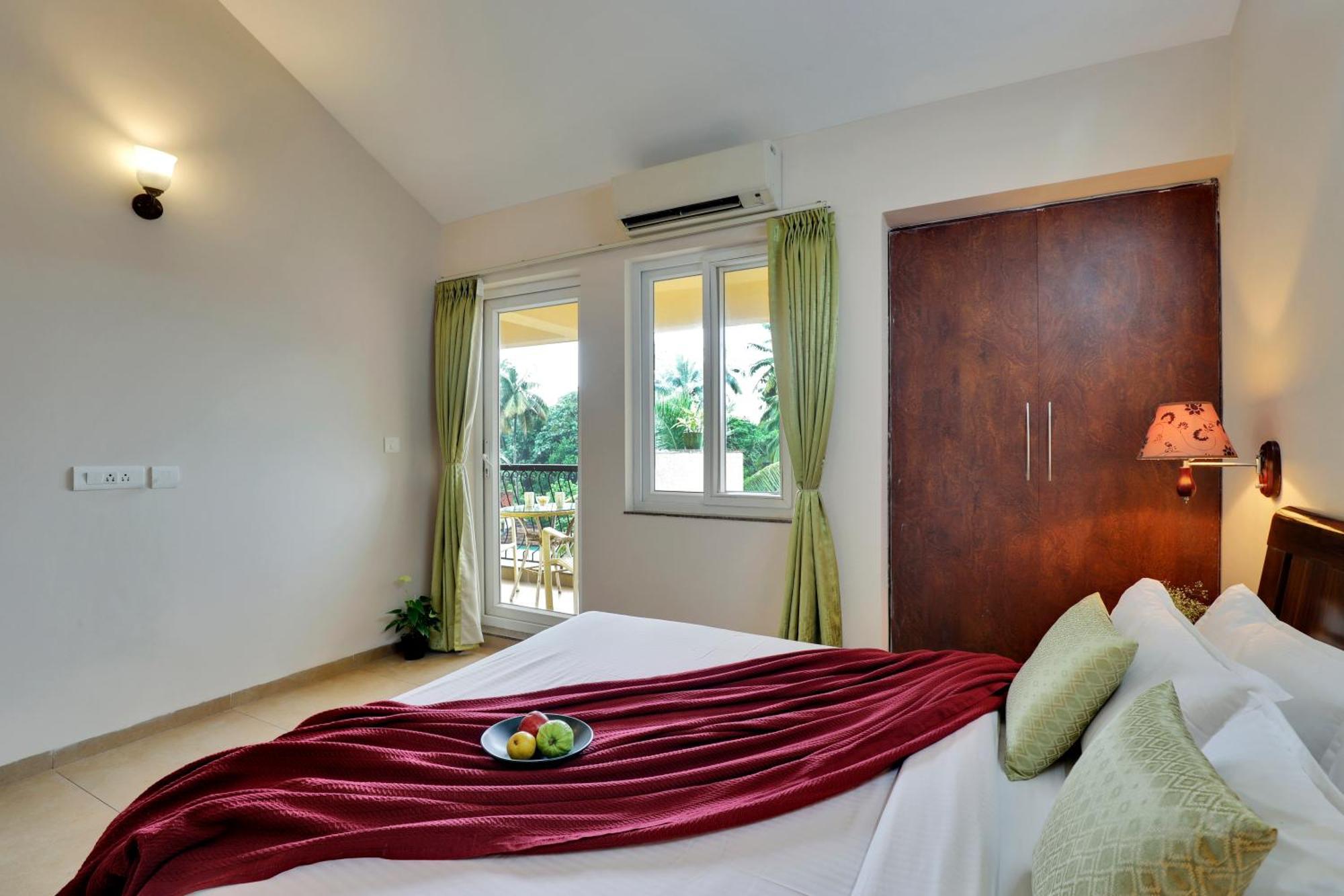 Veera Strand Park Serviced Apartments Near Calangute Bagian luar foto