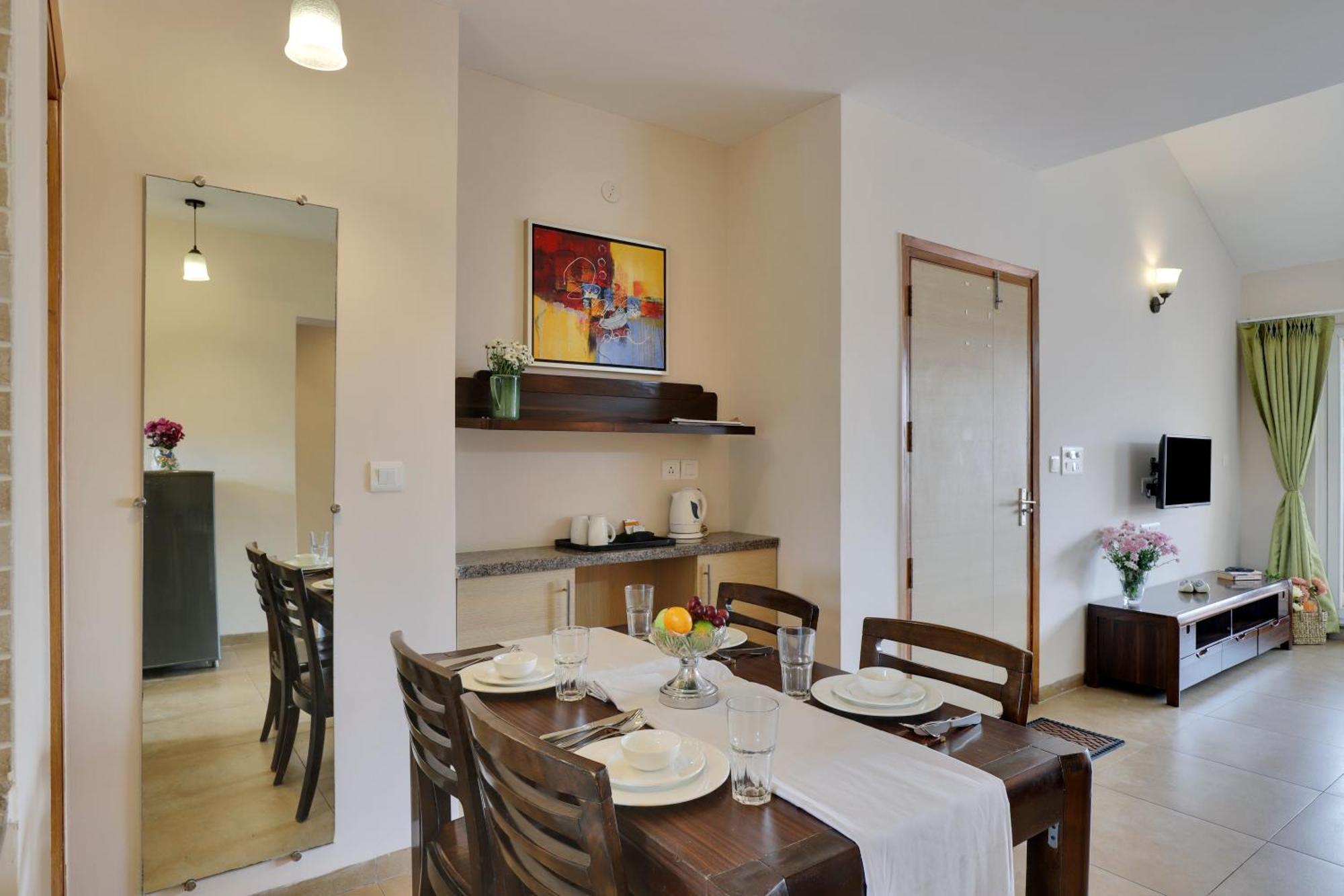 Veera Strand Park Serviced Apartments Near Calangute Bagian luar foto
