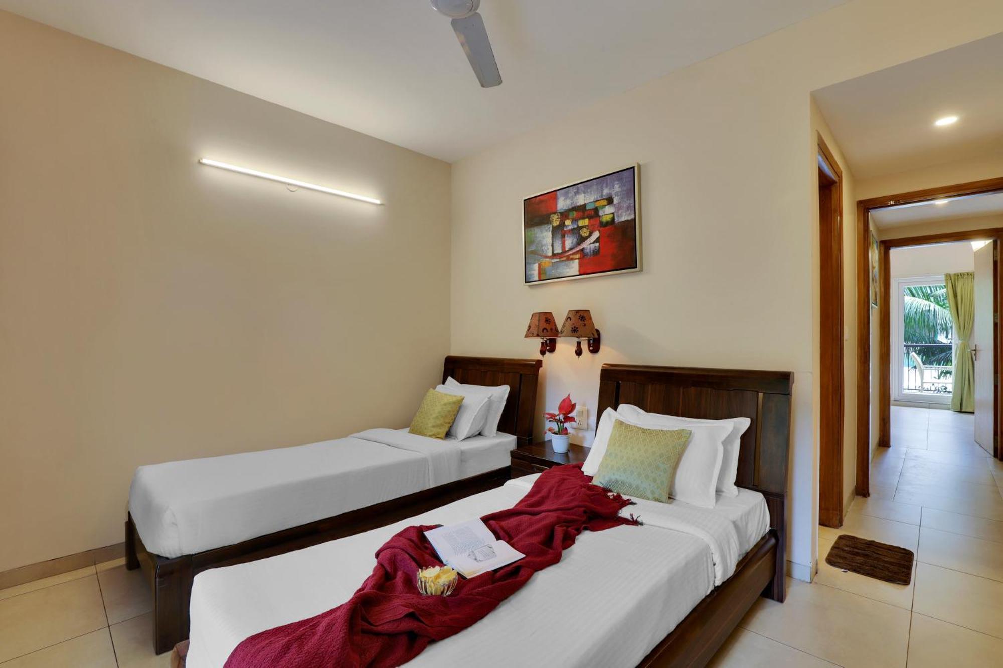 Veera Strand Park Serviced Apartments Near Calangute Bagian luar foto